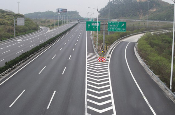 道路劃線施工交通標(biāo)線的標(biāo)劃...